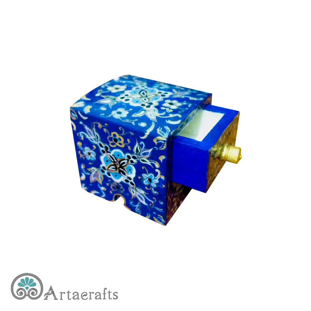 Small Jewelry Box Illumination Design